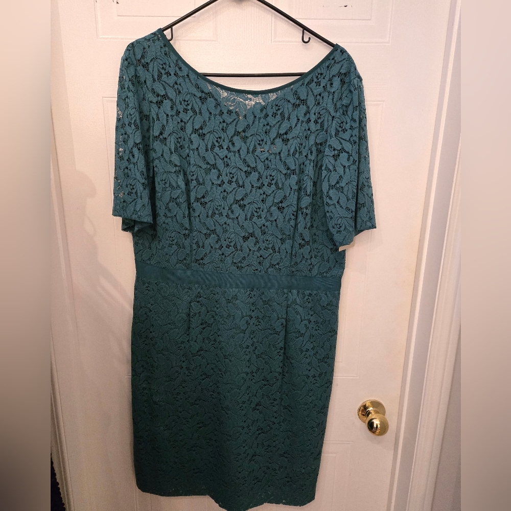 DANNY AND NICOLE MIDI Teal Lace SHORT SLEEVE BACK ZIP Dress